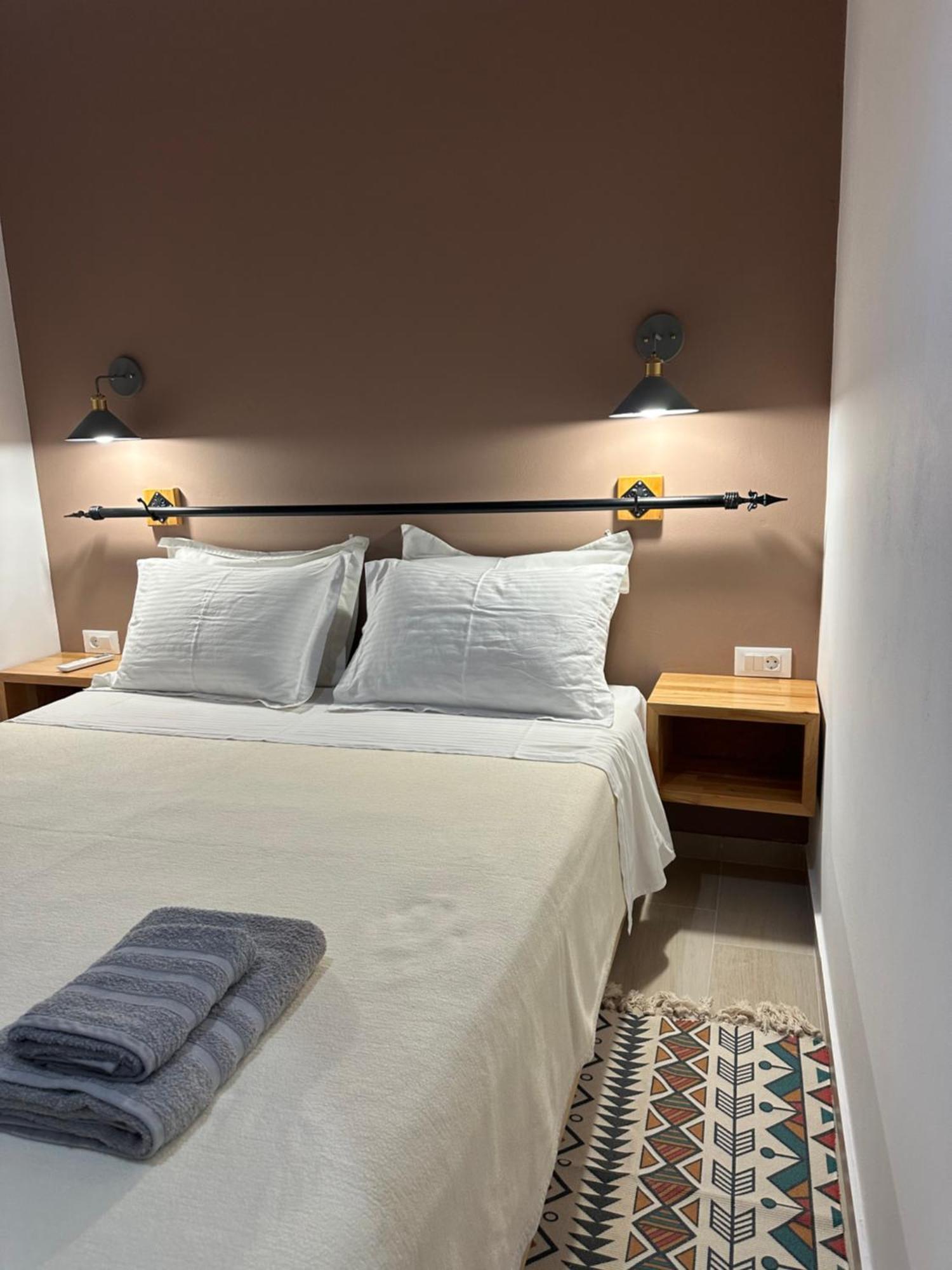 Elea Guesthouse Himare Exterior photo